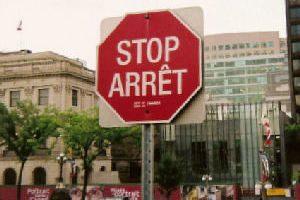 Image bilingual stop sign